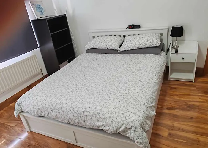 Two Bedroom Apartment In Dollis Hill
