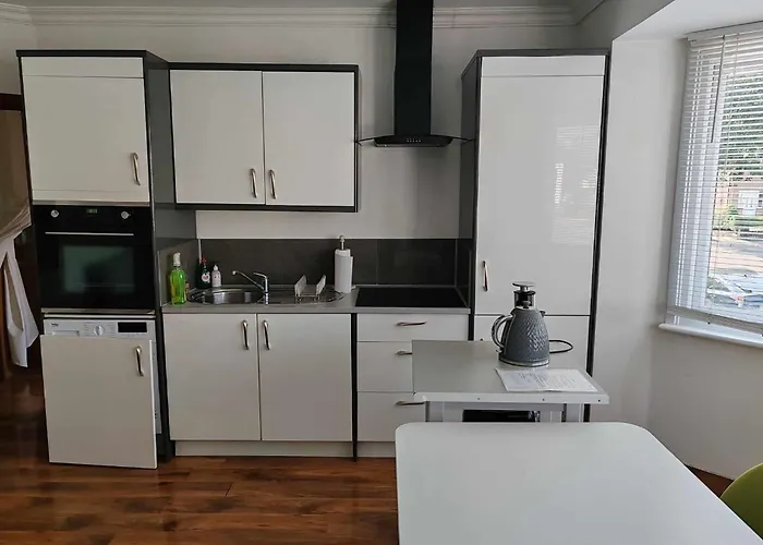 Two Bedroom Apartment In Dollis Hill