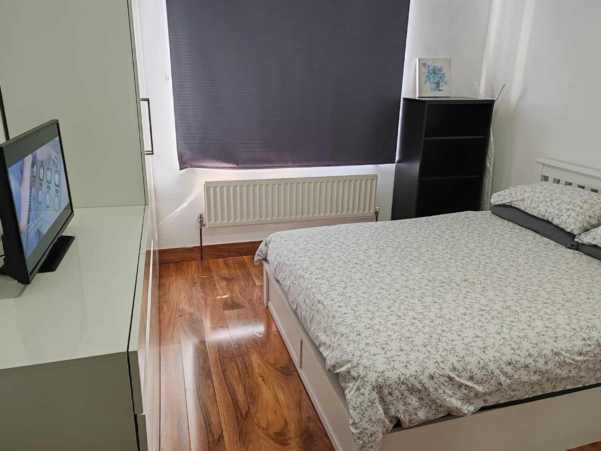 Two Bedroom In Dollis Hill Лондон
